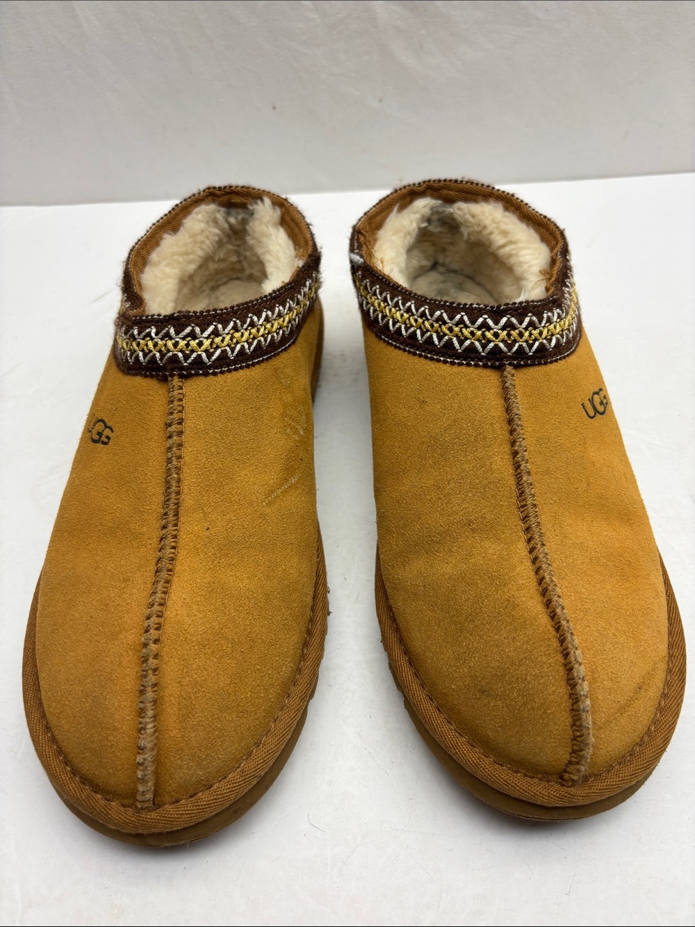 UGG slip on slippers for women’s SZ 10, box 67